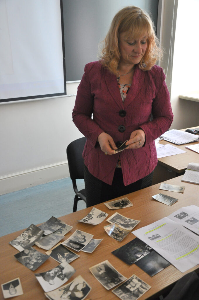 Kārļa Jankoviča Meita Anda Liniņa Pie Gimenes Bildēm 2017 Gads